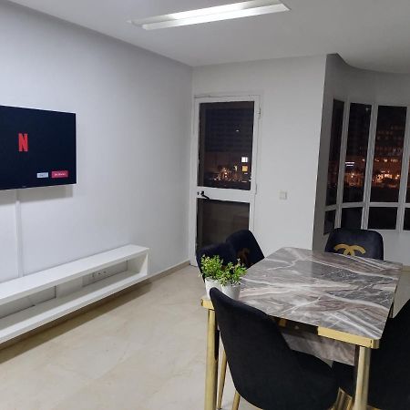 Amazing Appartement Au Centre Ville En Face Hilton - Gare Train Tânger Exterior foto